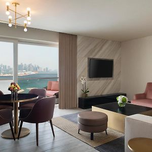 Suite executive